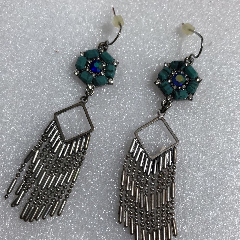 Earrings - Picture 2 of 7
